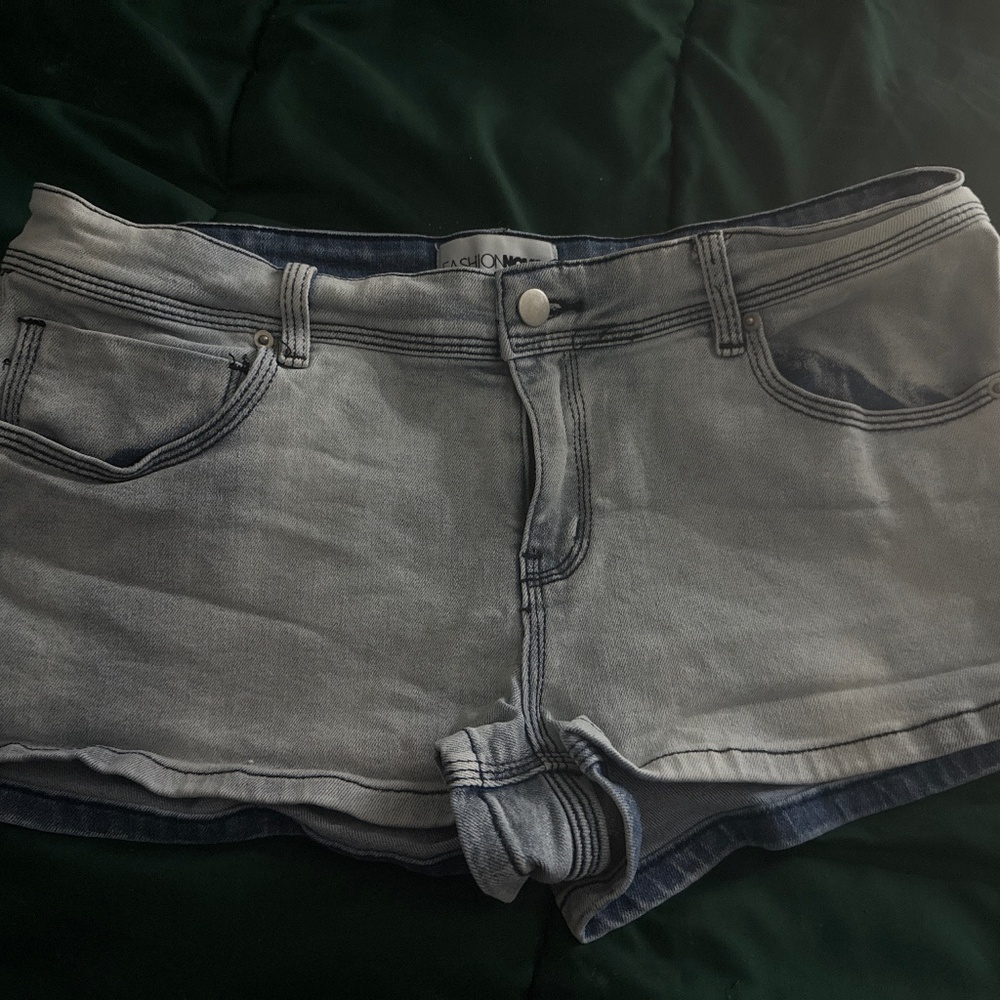 Fashion nova brand new  shorts size 13